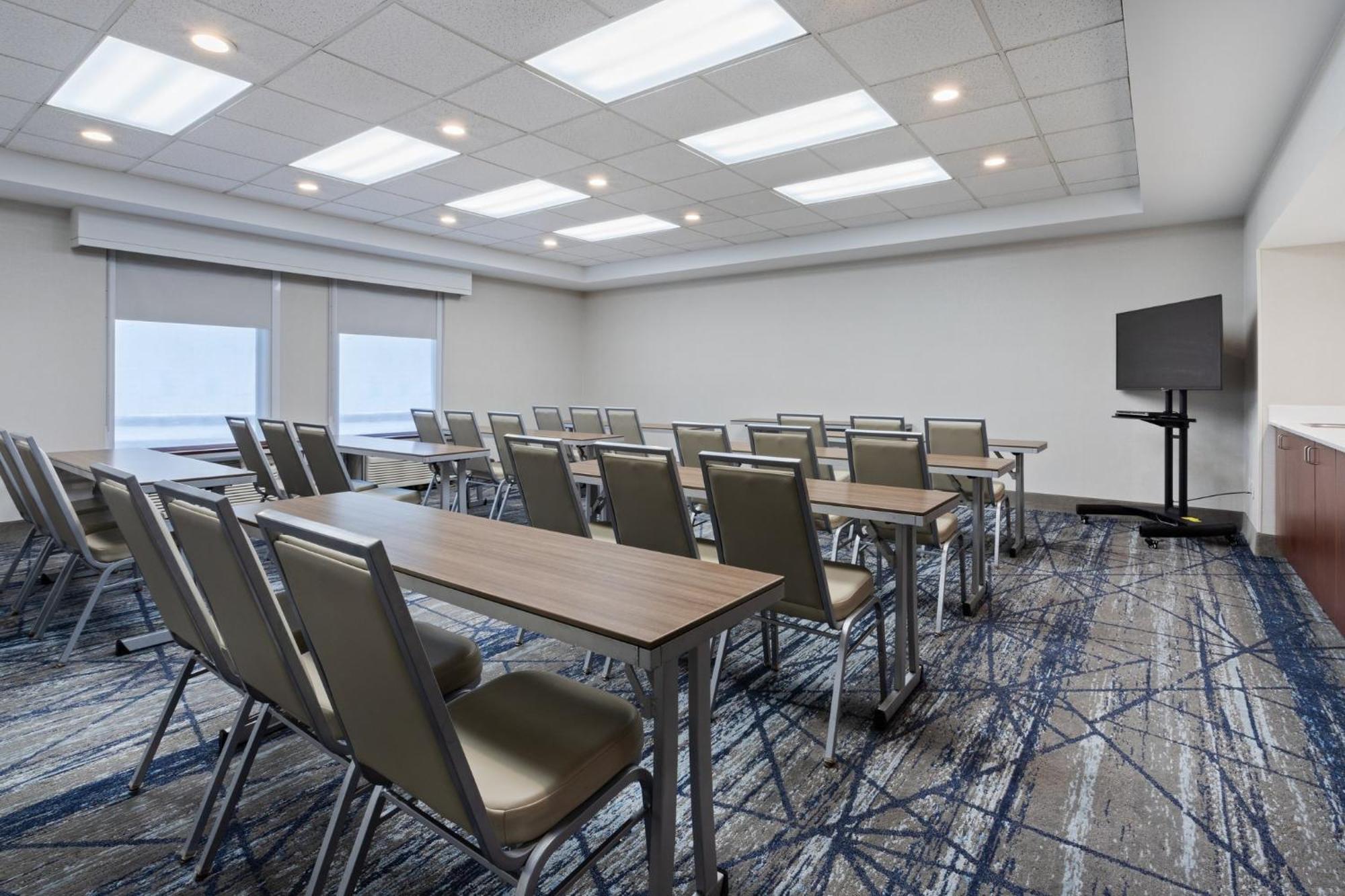 Holiday Inn Express & Suites Cincinnati Riverfront By Ihg Covington Kültér fotó
