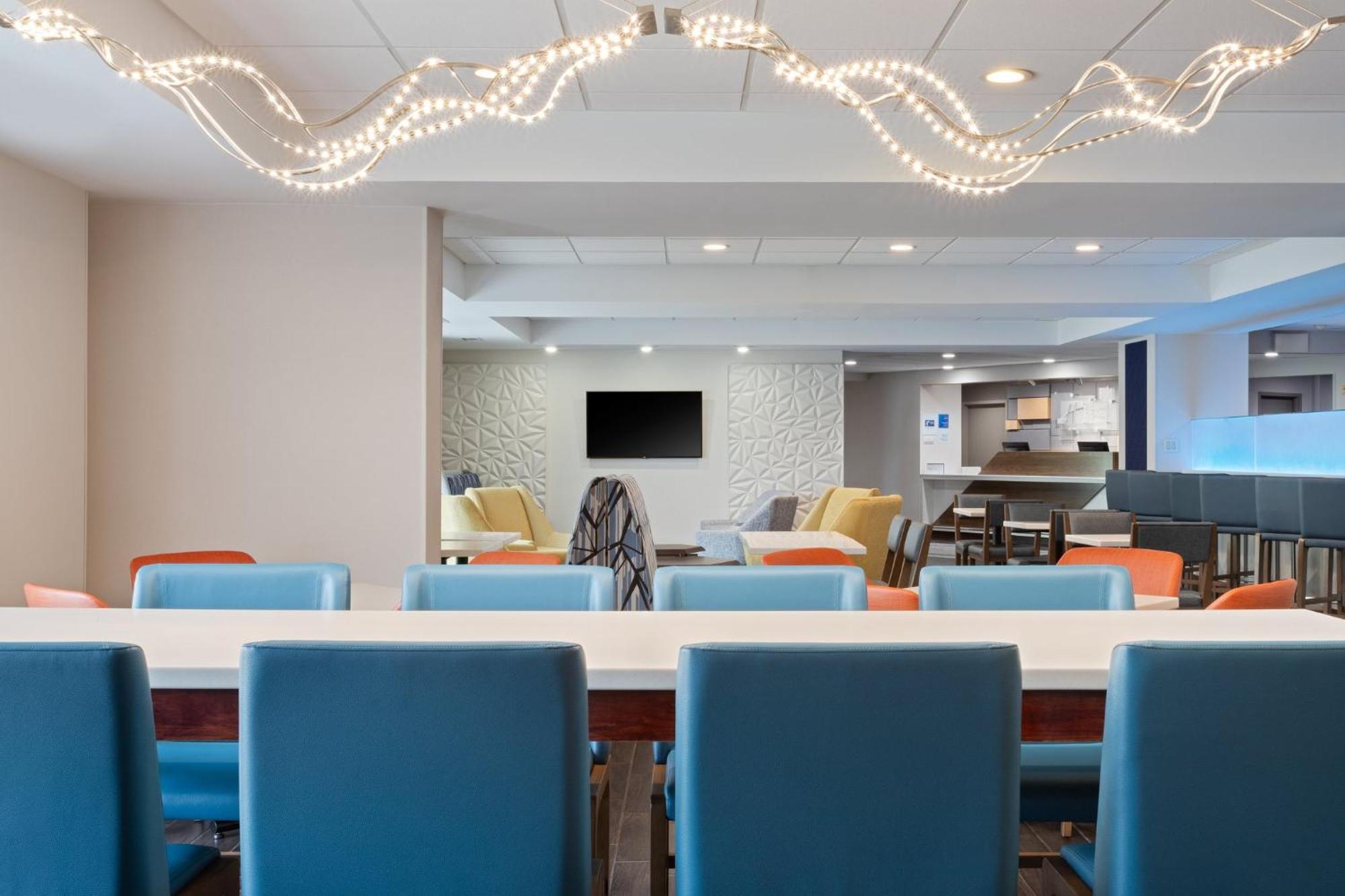 Holiday Inn Express & Suites Cincinnati Riverfront By Ihg Covington Kültér fotó